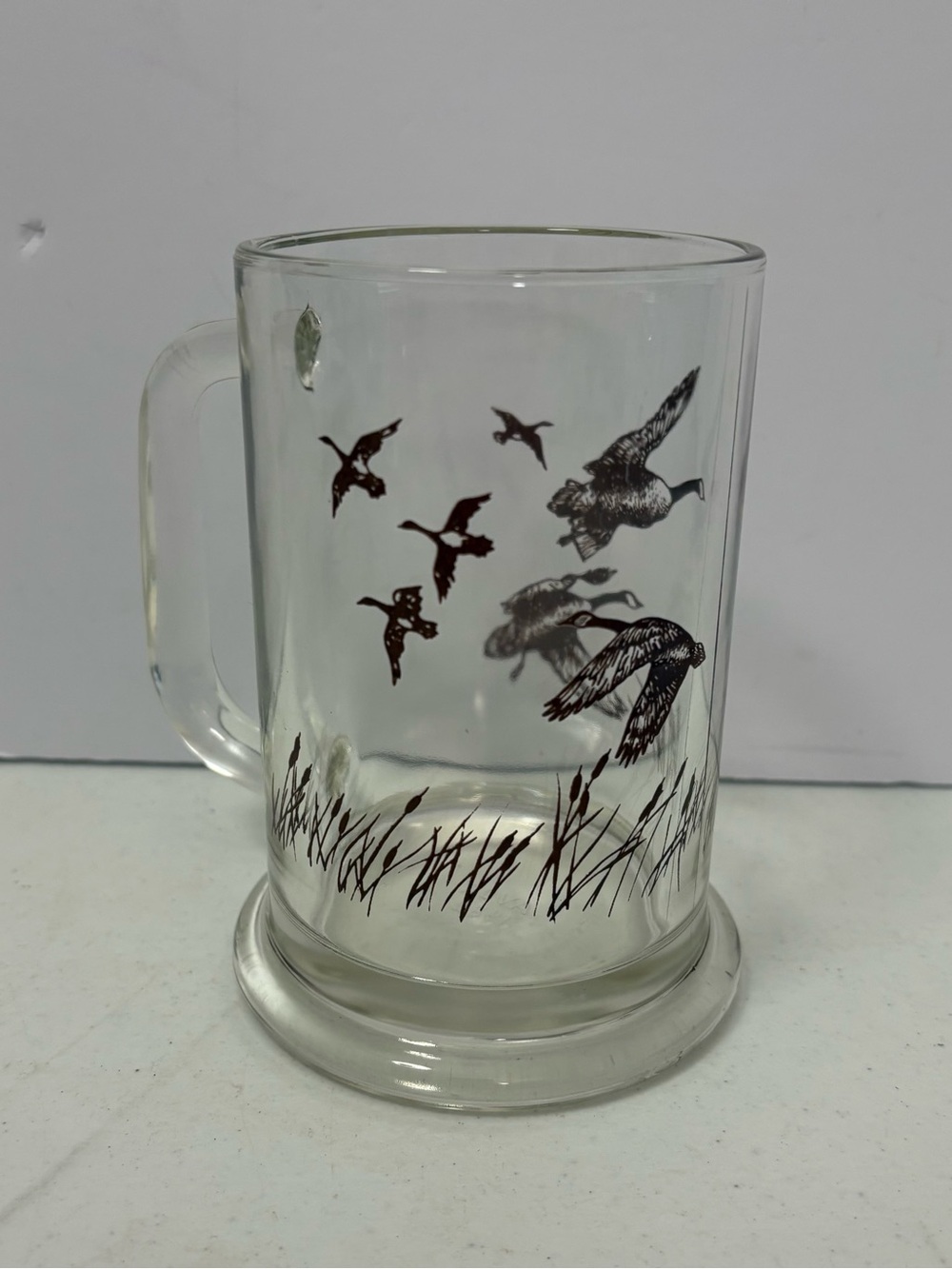VTG AVON 1982 TANKARD MUGS STEIN CLEAR  GLASS WITH FLYING DUCKS/GEESE